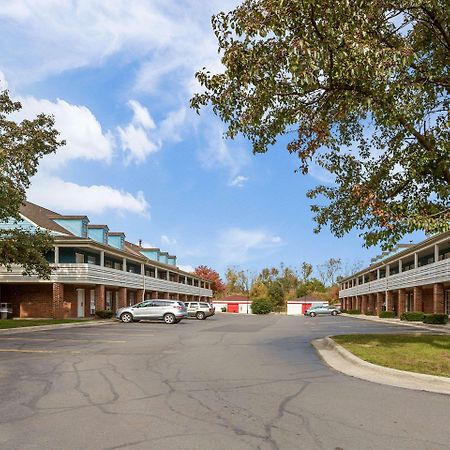 Travelodge By Wyndham Canton-Livonia Area, Mi Buitenkant foto