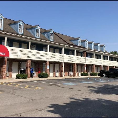 Travelodge By Wyndham Canton-Livonia Area, Mi Buitenkant foto