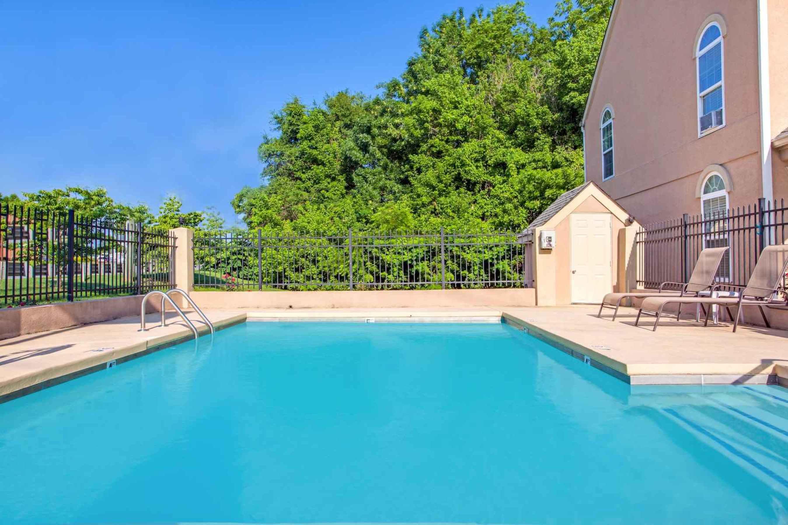 Travelodge By Wyndham Canton-Livonia Area, Mi Buitenkant foto