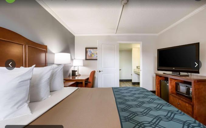 Travelodge By Wyndham Canton-Livonia Area, Mi Buitenkant foto