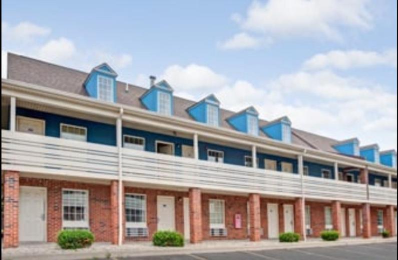 Travelodge By Wyndham Canton-Livonia Area, Mi Buitenkant foto