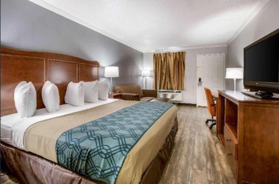 Travelodge By Wyndham Canton-Livonia Area, Mi Buitenkant foto